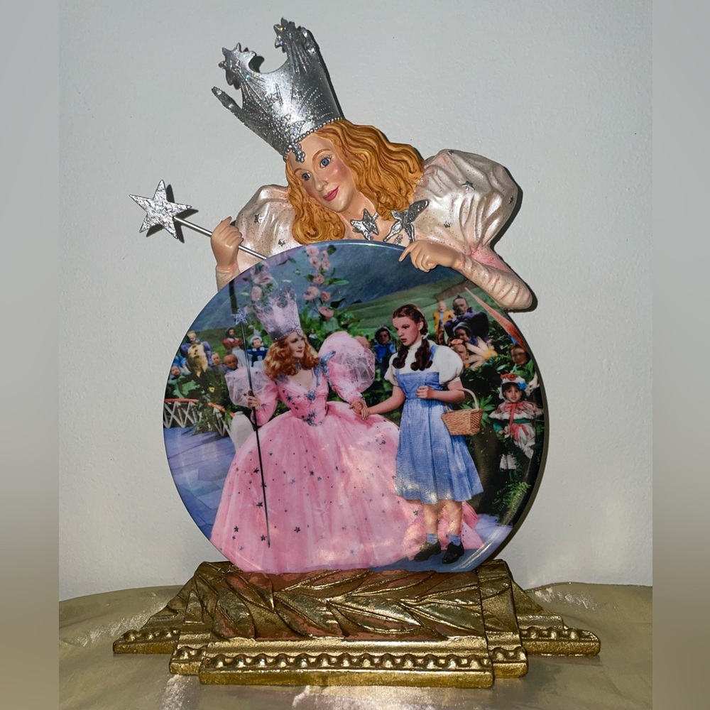 Wizard of Oz 1939 Glinda Dorothy Decorative Vintage Plate w Stand